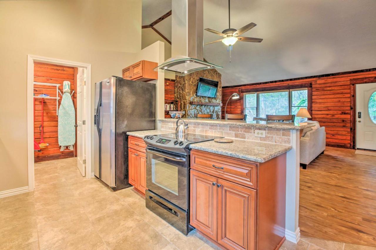 Spacious Kemah Clear Lake Home With Porch And Fire Pit Exterior foto